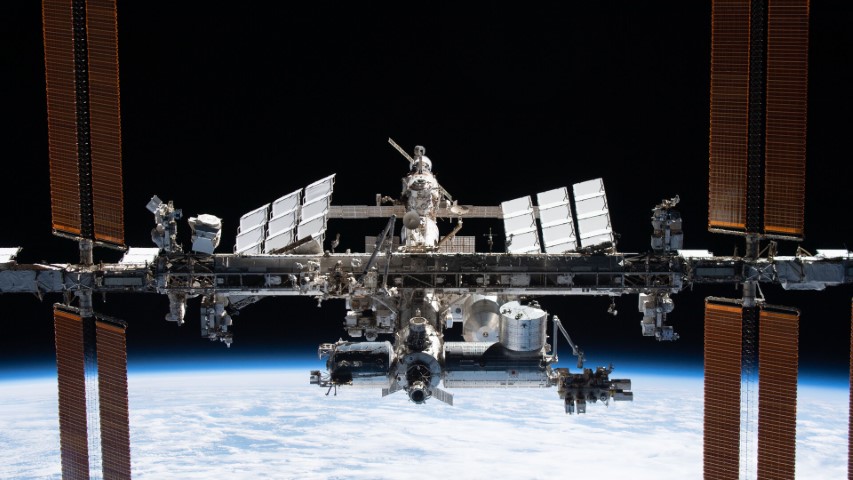  iss-esa.jpg